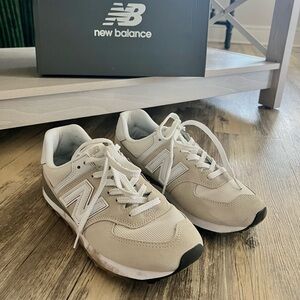 New Balance 574 Classic Sneakers – Beige/White – Women’s Size 10